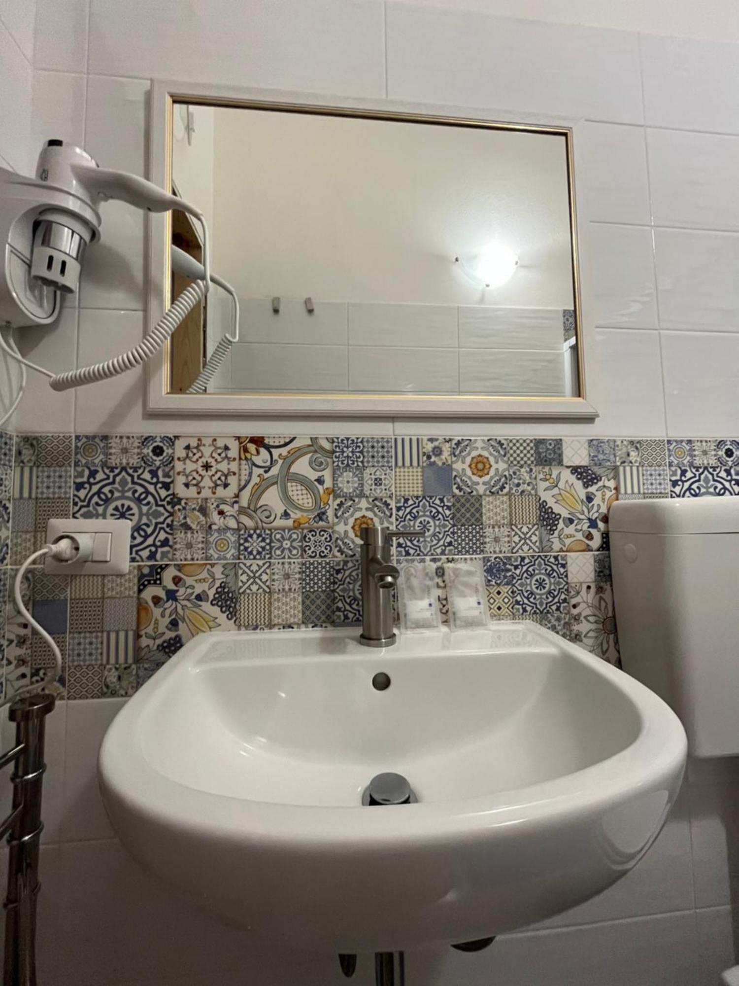 أفولا B&B Regina Rooms المظهر الخارجي الصورة